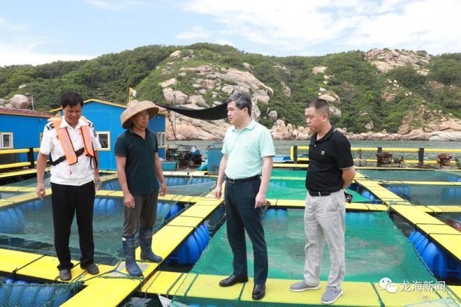 保供水迎开渔区委书记在港尾检查督导工作三亿体育 三亿体育官网(图2) 保供水迎开渔区委书记在港尾检查督导工作三亿体育 三亿体育官网(图2)