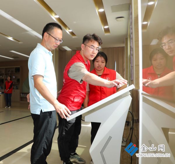 江苏镇江:不断拓展服务功能的“船民之家”三亿体育(图2) 江苏镇江:不断拓展服务功能的“船民之家”三亿体育(图2)