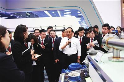 一锤砸三亿体育出个响当当品牌 书写中国制造“三利传奇”(图2) 一锤砸三亿体育出个响当当品牌 书写中国制造“三利传奇”(图2)