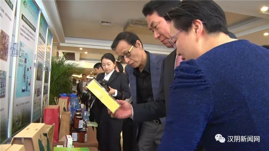 三亿体育智能泳池、DSY-1型无负压供水设备……汉阴科技成果“闪亮”丝博会(图2) 三亿体育智能泳池、DSY-1型无负压供水设备……汉阴科技成果“闪亮”丝博会(图2)
