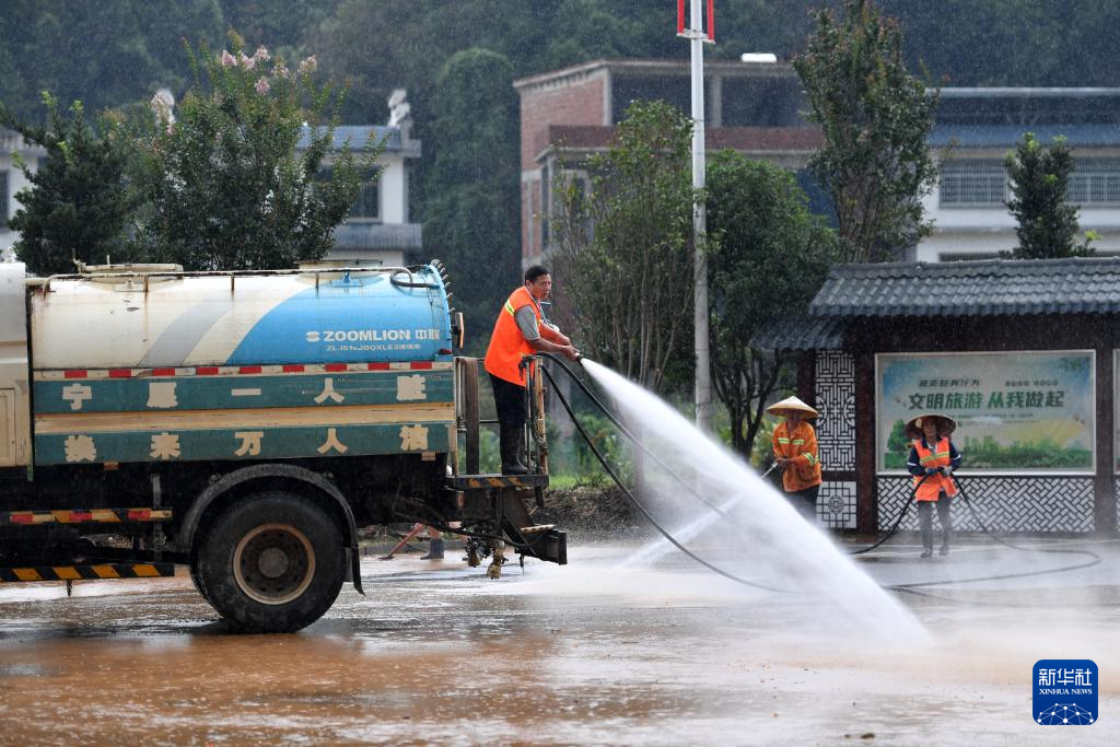 三亿体育湖南祁阳:强降雨后抢险救灾(图4) 三亿体育湖南祁阳:强降雨后抢险救灾(图4)